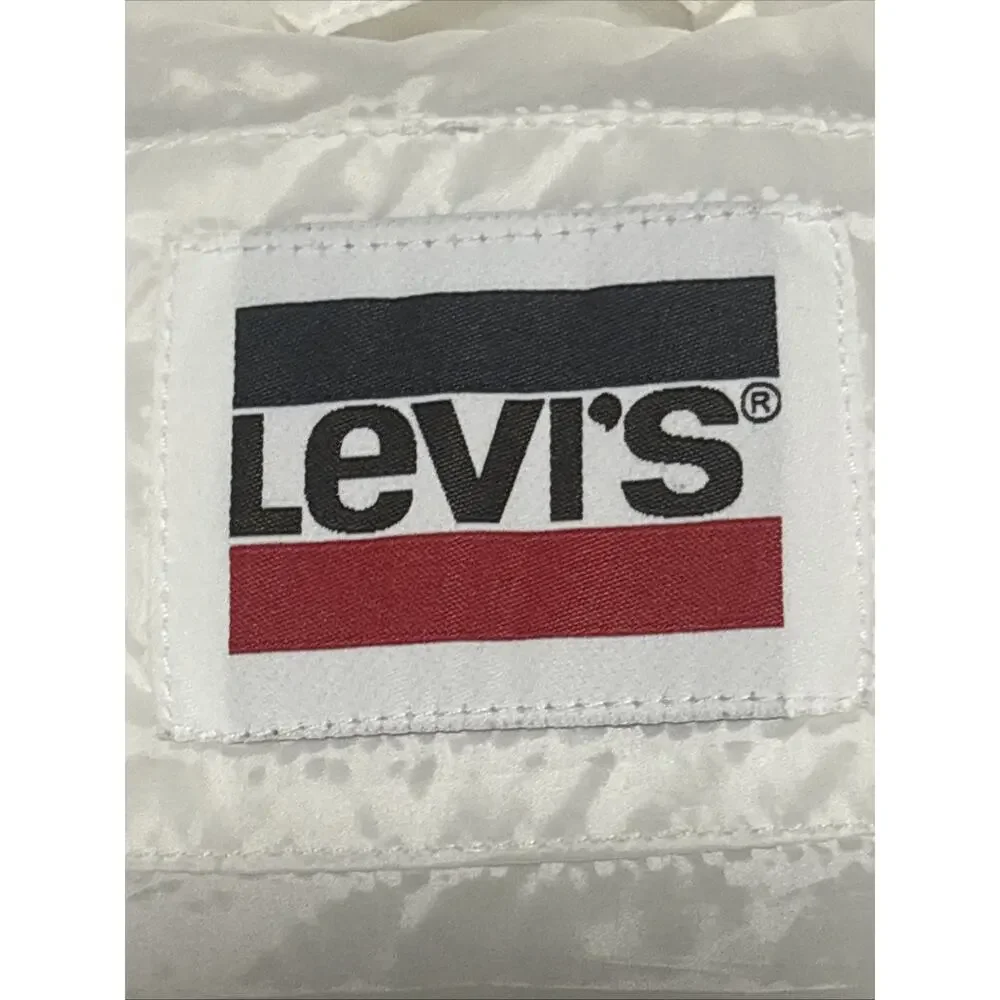 Levi’s Women's Sporty Box Quilted Puffer Vest in white Size XS See Photos